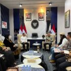 Pertemuan JKPI dengan Wamendagri di Jakarta membahas kesiapan Rakernas ke-XII di Ternate serta penguatan perlindungan kota-kota pusaka, Rabu (18/2/2026). Foto: Dok. Istimewa