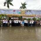 Sekda Kota Banda Aceh Jalaluddin foto bersama usai meninjau Pasar Murah Daging Meugang di halaman PDAM Tirta Daroy, Rabu (18/2/2026). Foto: Dok. Istimewa