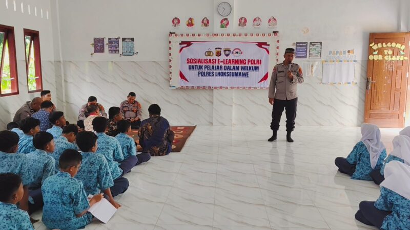 Satuan Binmas Polres Lhokseumawe melaksanakan kegiatan sosialisasi program E-Learning Polri Mengajar kepada perwakilan siswa/i kelas VII, VIII, dan IX SMP Generasi Unggul Boarding School Kota Lhokseumawe, Kamis (12/2/2026) pagi. Dok. Humas Polres Lhokseumawe