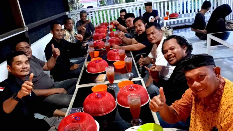 Sekber Wartawan Simeulue Gelar Konsolidasi dan Bukber, Bahas Masa Depan Jurnalis di Daerah. (Foto: Dok, AgusMuliadi/Acehnow).