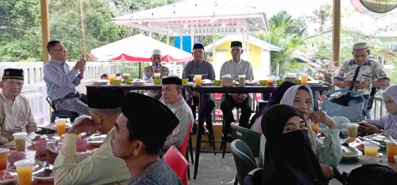 Ustadz Marjudin saat sedang memberikan tausiyah diacara buka puasa bersama RSB. (Foto: Dok, AgusMuliadi/Acehnow)