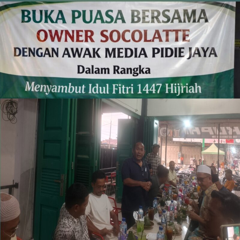 Owner Socolatte Pidie Jaya Irwan Ibrahim ( berdiri, baju hitam ) dalam kegiatan buka puasa bersama awak media, Warkop Ketua Kuphi, Meureudu. ( 18/3/2026). Foto:Dok/ Muhammad Rissan 