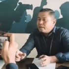 Kuasa hukum YLBH CaKRA, Fakhrurrazi, S.H., memberikan keterangan terkait putusan Pengadilan Negeri Lhokseumawe yang memenangkan gugatan kliennya terhadap RS PMI Aceh Utara, Selasa (10/3/2026). Foto: Dok. Istimewa