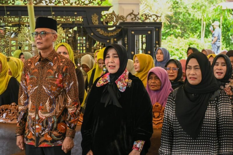 Wali Kota Banda Aceh Illiza Sa’aduddin Djamal menghadiri Pelatihan Diversifikasi Olahan Hasil Perikanan kerja sama Komisi IV DPR RI dan Kementerian Kelautan dan Perikanan Republik Indonesia di Cot Masjid, Lueng Bata, Banda Aceh, Minggu (1/3/2026). Foto: Dok. Prokopim Kota Banda Aceh