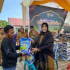 Wali Kota Banda Aceh Illiza Sa’aduddin Djamal meninjau dan memastikan kelancaran gerakan pangan murah bagi masyarakat di Halaman Kantor DPPKP, Selasa (10/3/2026). Foto: Dok. Diskominfo Kota Banda Aceh