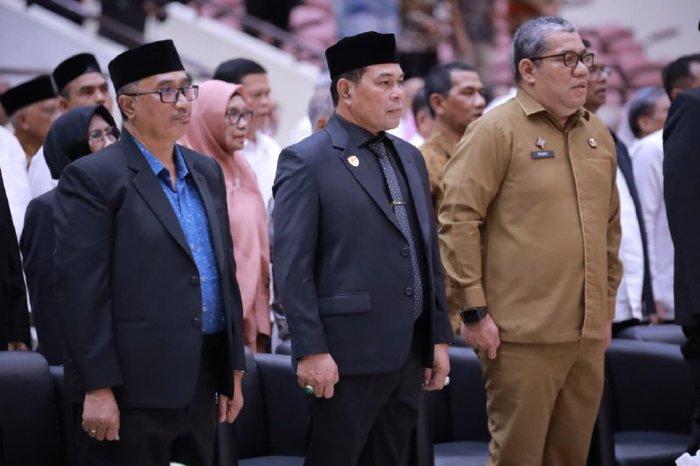 Bupati Aceh Besar H. Muharram Idris menghadiri pelantikan Rektor USK, periode 2026—2031 di Gedung AAC Prof. Dr. Dayan Dawood, Universitas Syiah Kuala, Banda Aceh, Senin (9/3/2026). Foto: Dok. MC Aceh Besar