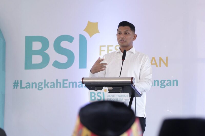 Wakil Wali Kota Banda Aceh Afdhal Khalilullah memberi kata sambutan saat menghadiri penutupan BSI Fest Ramadan 1447 H yang digelar di Masjid Raya Baiturrahman Banda Aceh, Minggu (15/3/2026). Foto: Dok. Prokopim Kota Banda Aceh