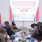 Wali Nanggroe Aceh Malik Mahmud Al-Haythar memimpin rapat koordinasi Forkopimda Aceh di Meuligoe Wali Nanggroe untuk membahas kesiapan daerah menghadapi Idulfitri 1447 H, Jumat (13/3/2026). Foto: Dok. Istimewa