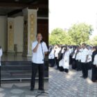 Suasana apel perdana hari pertama kerja pasca Lebaran di halaman Sekretariat DPRA, Rabu (25/3/2026). Foto: Dok. DPRA