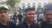 Dedi Saputra, SE ( tengah ) Koordinator Aliansi Solidaritas Pemuda Pidie Jaya, Foto: Dok/ Muhammad Rissan
