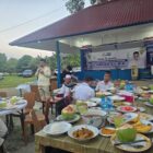 Anggota DPR RI HT. Ibrahim (Ampon Bram) menyampaikan sambutan saat kegiatan silaturahmi dan buka puasa bersama masyarakat di Rumah Aspirasi Lambaro Angan, Aceh Besar, Sabtu (7/3/2026). Foto: Dok. Istimewa