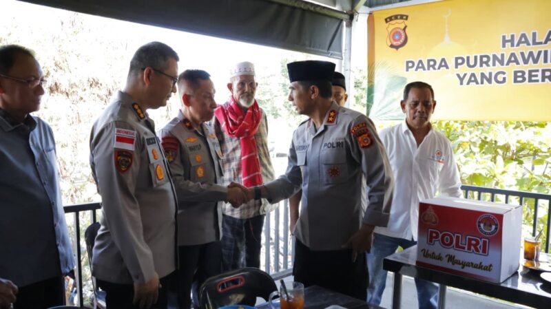 Kapolda Aceh menghadiri halal bihalal bersama purnawirawan Polri dan Warakawuri di Banda Aceh dalam suasana penuh kekeluargaan, Selasa (14/4/2026). Foto: Dok. Istimewa 