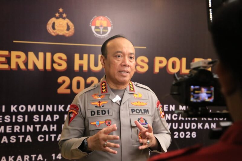 Wakapolri Komjen. Pol Dedi Prasetyo memberikan pengarahan strategis kepada jajaran dalam kegiatan Rakernis Humas Polri 2026 di Jakarta, Rabu (15/04/2026). Foto: Dok. Ist