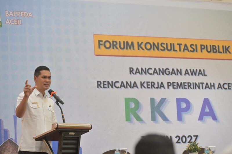 Sekretaris Daerah Aceh, M. Nasir, S.IP, M. SI membuka forum Konsultasi Publik Rancangan  Awal rencana kerja Pemerintah Aceh Tahun 2027 di Aula Hotel Grand Nanggroe Aceh, Banda Aceh, Rabu (8/4/2026). Foto: Dok. Istimewa 