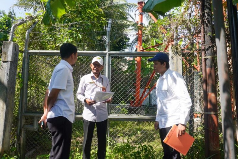 Petugas gabungan OPD saat melakukan verifikasi titik menara BTS di wilayah Ulee Kareng, Banda Aceh, Rabu (15/4/2026). Foto: Dok. Diskominfo Kota Banda Aceh