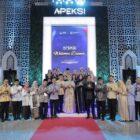 Wali Kota Banda Aceh Illiza Sa’aduddin Djamal berfoto bersama delegasi APEKSI usai acara welcome dinner Raker Komwil I APEKSI 2026 di Banda Aceh, Minggu (19/04/2026). Foto: Dok. Prokopim Kota Banda Aceh