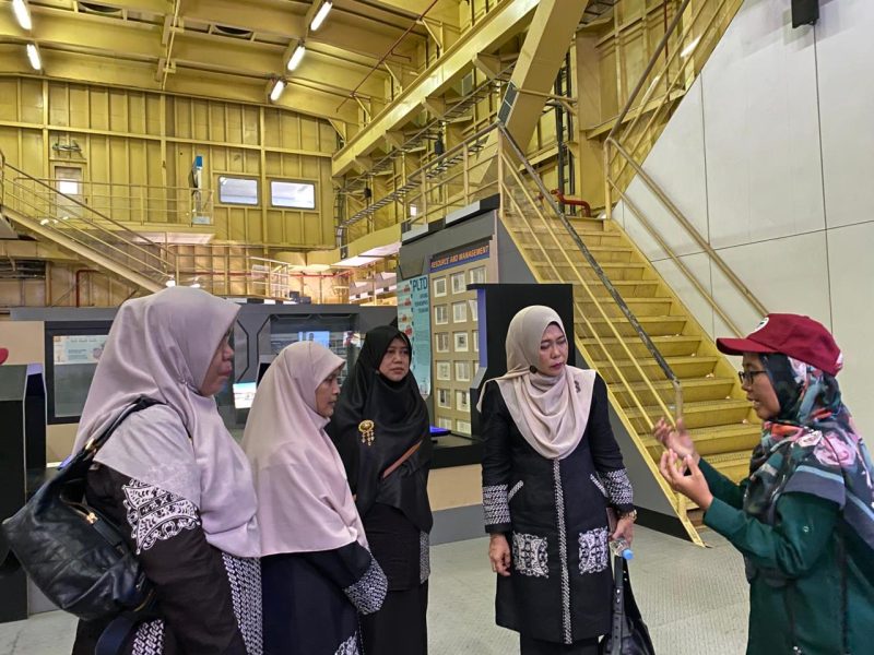 Delegasi APEKSI 2026 menelusuri situs wisata sejarah dan kebencanaan dalam rangka Kolaborasi Tour di Banda Aceh, Senin (20/4/2026). Foto: Dok. Diskominfo Kota Banda Aceh