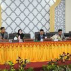 Wakil Ketua DPRK Banda Aceh Daniel Abdul Wahab memimpin Rapat Paripurna LKPJ Wali Kota Banda Aceh Tahun Anggaran 2025, Kamis (23/4/2026). Foto: Dok. DPRK Banda Aceh