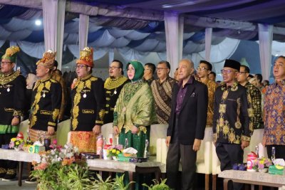 Suasana malam puncak HUT ke-821 Kota Banda Aceh yang dihadiri Wali Nanggroe Aceh bersama Forkopimda dan masyarakat, Rabu (22/4/2026) malam. Foto: Dok. Istimewa 