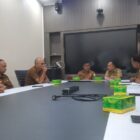 Suasana pertemuan Diskominfotik Banda Aceh, Diskominsa Aceh, dan BPS Kota Banda Aceh dalam rangka penguatan sinergi dan integrasi data pembangunan, Selasa (28/4/2026). Foto: Dok. Diskominfo Kota Banda Aceh