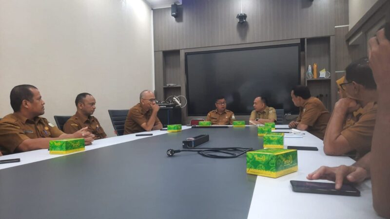 Suasana pertemuan Diskominfotik Banda Aceh, Diskominsa Aceh, dan BPS Kota Banda Aceh dalam rangka penguatan sinergi dan integrasi data pembangunan, Selasa (28/4/2026). Foto: Dok. Diskominfo Kota Banda Aceh