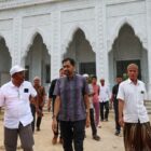 Mualem memantau pembangunan Masjid Baitul Muttaqin yang hampir selesai di Aceh Utara, Minggu (5/4/2026). Foto: Dok. Istimewa