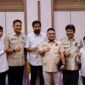 Mualem bersama sejumlah pejabat nasional foto bersama usai prosesi peluncuran InnoFood 2026 dan penyerahan santunan kepada anak yatim di Jakarta, Senin (27/4/2026). Foto: Dok. Istimewa 
