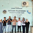 Pelaku UMKM bersama pengelola dapur MBG Lamjame berfoto usai kegiatan produksi makanan bergizi gratis di Banda Aceh, Senin (27/4/2026). Foto: Dok. Istimewa 