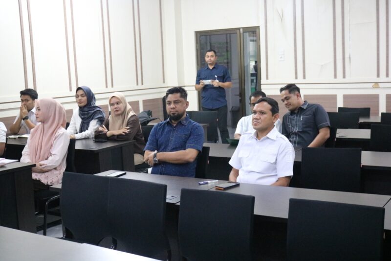 Wakil Gubernur Aceh Fadhlullah mengikuti Program Magister Manajemen FEB USK sebagai bentuk komitmen peningkatan kapasitas diri di tengah tugas pemerintahan. Foto: Dok. Istimewa 