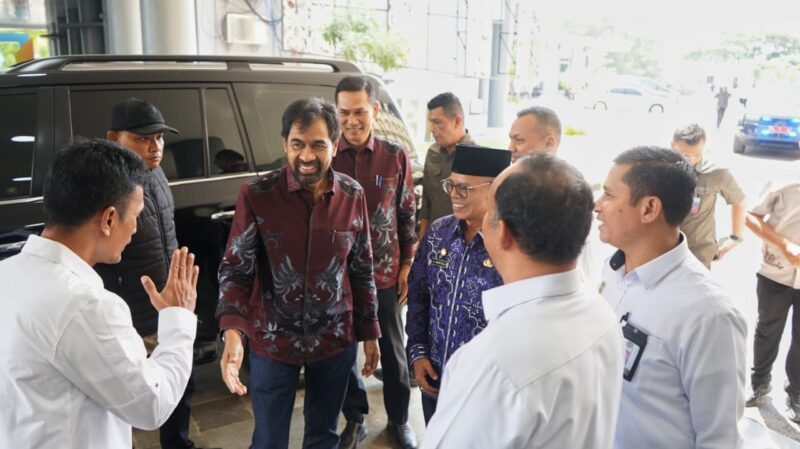 Gubernur Aceh Muzakir Manaf menghadiri relaunching AMANAH di Komplek Ladong, Aceh Besar, Kamis (23/4/2026). Foto: Dok. Istimewa 