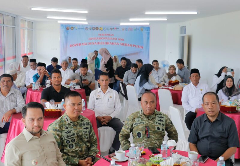 Wakil Bupati Aceh Barat, Said Fadheil SH menghadiri launching 1.061 Koperasi Desa Merah Putih (KDMP) secara daring di KDMP Desa Keude Aron, Kecamatan Kaway XVI, Sabtu (16/5/2026). Foto: Dok. Istimewa 