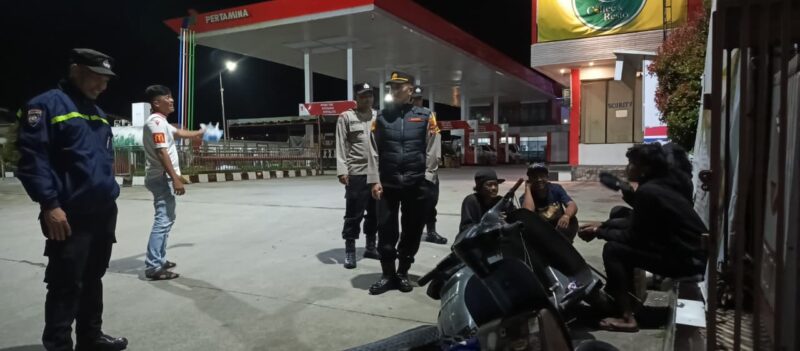 Ket Foto: Personel Polres Aceh Tengah melaksanakan patroli malam hingga dini hari di sejumlah titik rawan di Kota Takengon guna mengantisipasi aksi balap liar serta menjaga situasi kamtibmas tetap aman dan kondusif.(Dok/Ist)