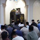 Ket foto : Kasat Binmas Polres Aceh Tengah AKP Saudin Situmorang, S.Pd., saat menyampaikan pesan kamtibmas kepada jamaah dalam kegiatan Safari Subuh “Rabu Berkah” di Masjid Al-Fitrah.(Dok/Ist)