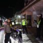 Keterangan Foto: Personel Polres Aceh Tengah saat melaksanakan patroli dini hari di sejumlah titik rawan serta mengamankan sepeda motor yang diduga akan digunakan untuk balap liar.(Dok/Ist)
