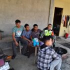 Ket Foto: Serda Budiman Babinsa Koramil 08/Silih Nara saat melaksanakan Komsos dan memberikan himbauan kepada pemuda Desa Mulie Jadi.(Dok/Ist)