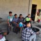 Ket Foto: Serda Budiman Babinsa Koramil 08/Silih Nara saat melaksanakan Komsos dan memberikan himbauan kepada pemuda Desa Mulie Jadi.(Dok/Ist)