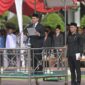 Wakil Gubernur Aceh H. Fadhlullah, menyampaikan amanat saat bertindak sebagai Pembina Upacara Peringatan Hari Pendidikan Nasional (HARDIKNAS) Tahun 2026, di Halaman Kantor Gubernur Aceh, Banda Aceh, Senin (4/5/2026). Foto: Dok. Biro Adpim Setda Aceh