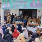 Penyaluran bantuan Rp6,4 miliar kepada 8.969 warga fakir miskin di Aceh Barat sebagai upaya pengentasan kemiskinan, Senin (4/5/2026). Foto: Dok. Pemkab Aceh Barat