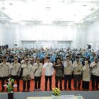 Bupati Aceh Barat, Tarmizi SP, MM, melepas keberangkatan jamaah calon haji kloter 3 asal Aceh Barat di Aula Jeddah, Asrama Haji Embarkasi Aceh, Banda Aceh, Kamis (7/5/2026). Foto: Dok. Pemkab Aceh Barat