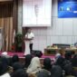 Kepala Dinas Pendidikan Aceh, Murthalamuddin, menyampaikan sambutan pada kegiatan Bimbingan Teknis Penulisan dan Penerbitan Buku yang digelar MGMP Bahasa Indonesia SMA Kota Banda Aceh di Aula Disdik Aceh, Rabu (13/5/2026). Foto: Dok. Istimewa 