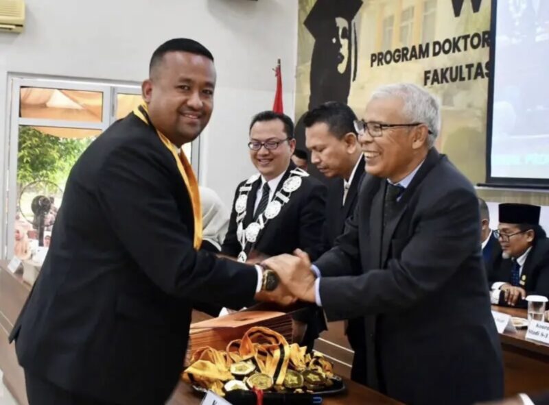 Dr. Chaidir, S.E., M.M. menghadiri prosesi wisuda doktor di Gedung AAC Dayan Dawood Universitas Syiah Kuala (USK), Banda Aceh, Rabu (20/5/2026). Foto: Dok. Istimewa 