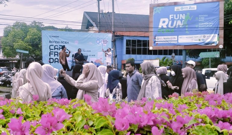 Warga memadati kawasan Car Free Day (CFD) di pusat Kota Banda Aceh, untuk mengikuti berbagai kegiatan olahraga, pada Minggu (10/5/2026). Foto: Dispora Banda Aceh