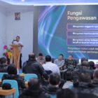 Wakil Ketua DPRK Banda Aceh Daniel Abdul Wahab menyampaikan materi tentang dukungan legislatif terhadap pembangunan daerah saat menjadi narasumber pada Retret Kepemimpinan Pemerintah Kota Banda Aceh di Mata Ie Resort, Sabang, Senin (18/5/2026). Foto: Dok. DPRK Banda Aceh