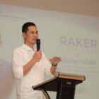 Sekretaris Daerah (Sekda) Aceh, M. Nasir, secara resmi membuka Rapat Kerja (Raker) dan Silaturahmi Keluarga Alumni Universitas Gadjah Mada (Kagama) Aceh di Gedung Landmark BSI, Banda Aceh, Sabtu (2/5/20026). Foto: Dok. Humas Aceh