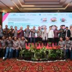 Jajaran Pengurus SPS Kalimantan Timur periode 2025-2029 berfoto bersama usai resmi dilantik oleh Ketua SPS Pusat di Balikpapan, Rabu (20/5/2026). Foto: Dok. Istimewa 