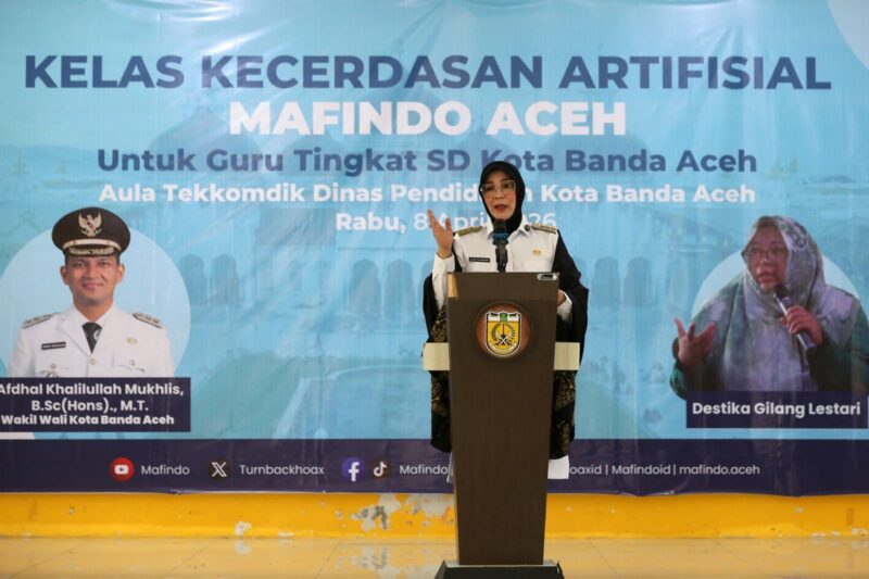 Wali Kota Banda Aceh, Illiza Sa’aduddin Djamal, menyampaikan informasi terkait pencairan gaji ke-13 ASN Pemko Banda Aceh yang mulai disalurkan pada minggu pertama Juni 2026 guna mendukung kebutuhan pendidikan keluarga dan meningkatkan daya beli aparatur, Selasa (2/6/2026). Foto: Dok. Istimewa 