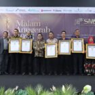 Sekda Aceh M. Nasir Syamaun bersama jajaran pengurus SMSI dan para penerima penghargaan usai menerima Anugerah Tokoh Inspiratif Nasional 2026 di Hall Dewan Pers, Jakarta Pusat, Kamis (18/6/2026). Foto: Dok. Istimewa