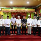 Pimpinan MPU Aceh berfoto bersama Gubernur Aceh Muzakir Manaf usai pertemuan silaturahmi di Meuligoe Gubernur Aceh, Banda Aceh, Rabu (3/6/2026). Foto: Dok. Istimewa 