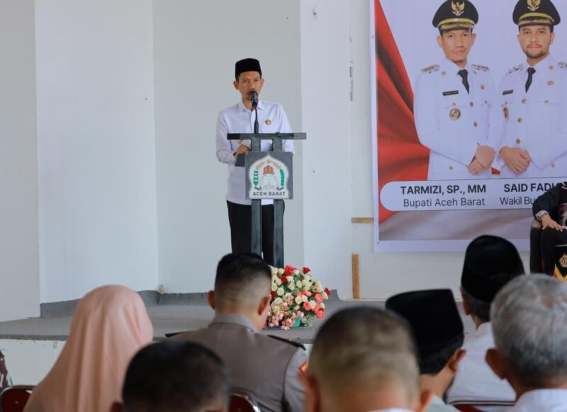 Bupati Aceh Barat Tarmizi, SP, MM mengukuhkan Panitia Penyelenggara Peringatan Hari Ulang Tahun (HUT) ke-81 Kemerdekaan Republik Indonesia Kabupaten Aceh Barat di Aula Teuku Umar Bapperida, Jumat (26/6/2026). Foto: Dok. Istimewa 