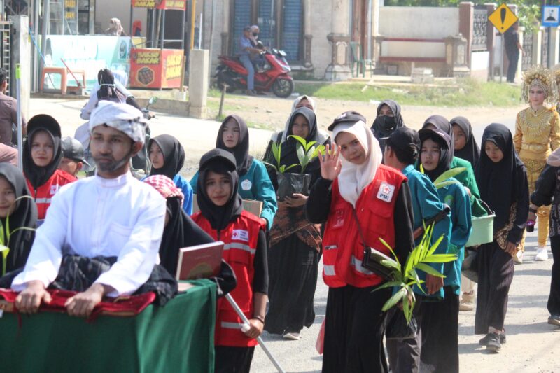 Peserta karnaval memperingati 1 Muharram dan perayaan HUT Pidie Jaya ke 19 tahun. Foto:Dok/Muhammad Rissan. 